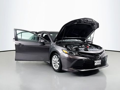 Used 2019 Toyota Camry LE image 14