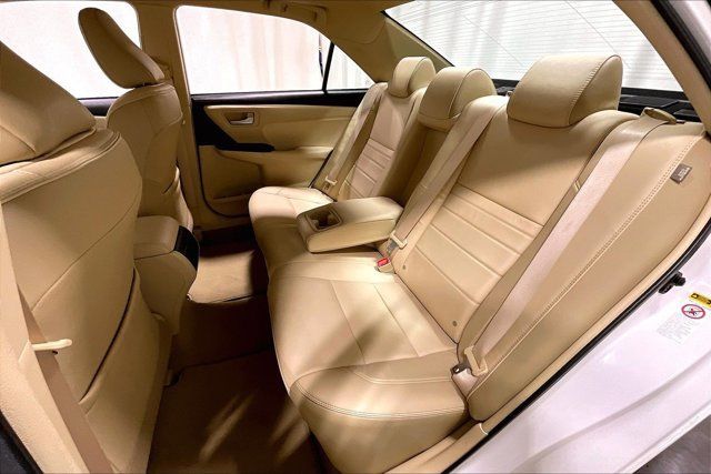 Used 2017 Toyota Camry XLE w/ Moonroof Package FWD image 26