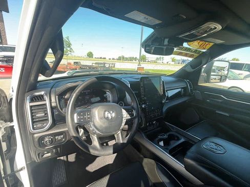 Used 2025 RAM 1500 Laramie AWD/4WD image 13