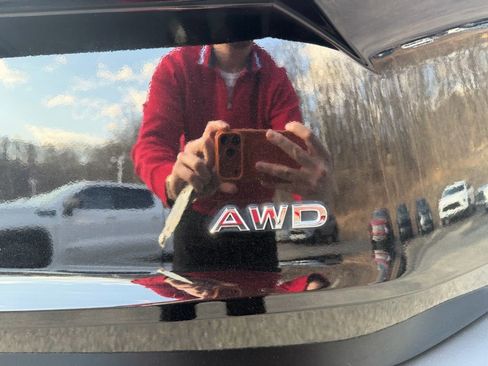 Used 2023 Nissan Rogue S image 33