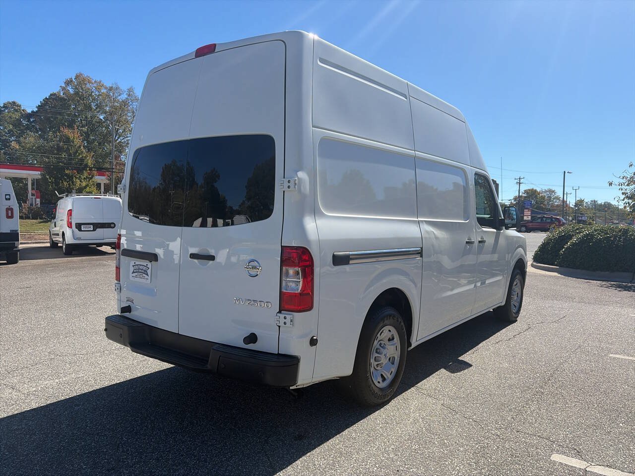 Used 2020 Nissan NV 2500 SV w/ Back Door Glass Package RWD image 6