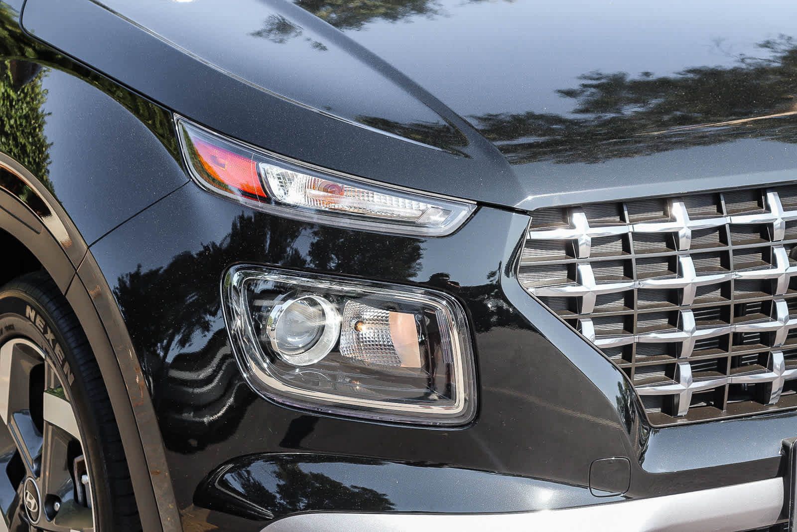 Used 2023 Hyundai Venue SEL w/ Cargo Package FWD image 4