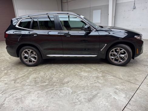 Certified 2024 BMW X3 xDrive30i w/ Premium Package image 6