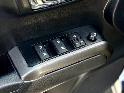 Used 2023 Toyota Tacoma TRD Off-Road AWD/4WD image 11