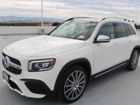 Used 2022 Mercedes-Benz GLB 250 4MATIC image 6