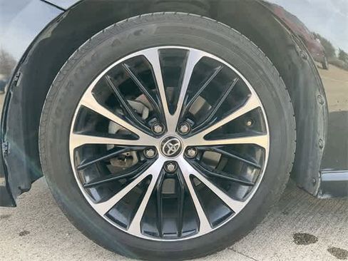 Used 2020 Toyota Camry SE image 12