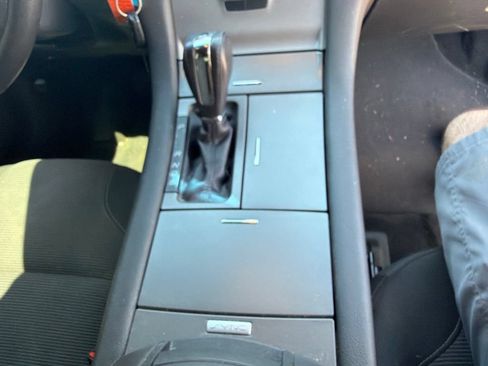 Used 2016 Ford Taurus SEL FWD image 22