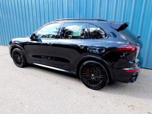 Used 2016 Porsche Cayenne GTS AWD/4WD image 3