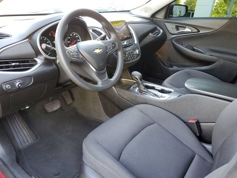 Used 2024 Chevrolet Malibu LT FWD image 19
