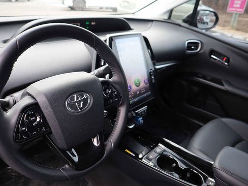 Used 2020 Toyota Prius Prime XLE image 17