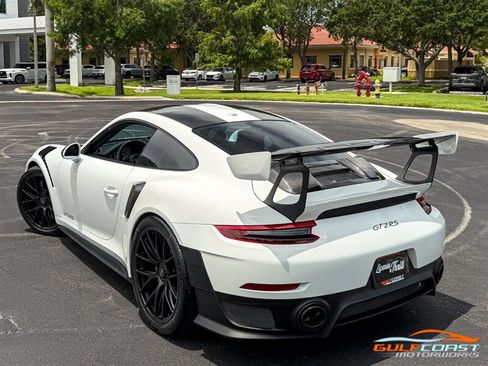 Used 2018 Porsche 911 GT2 RS RWD image 40