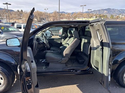 Used 2015 Nissan Frontier S image 23