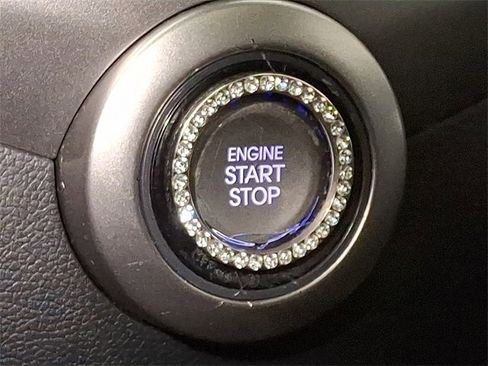 Used 2017 Hyundai Veloster Value Edition image 24