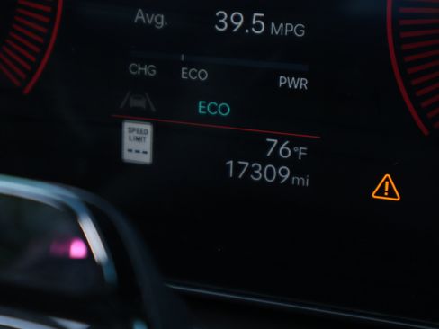 Used 2026 Hyundai Santa Fe SEL FWD image 4
