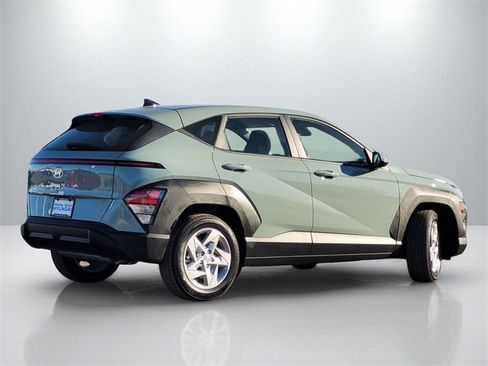 Used 2026 Hyundai Kona SE image 4