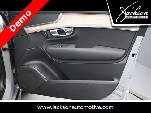 New 2025 Volvo XC90 B5 Core w/ Protection Package image 27
