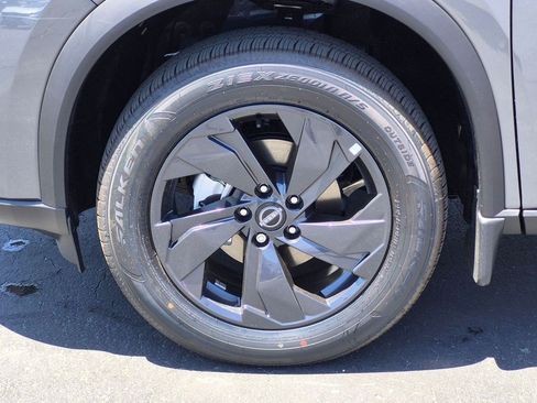 New 2026 Nissan Rogue SV FWD image 9