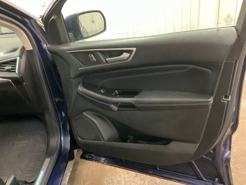 Used 2016 Ford Edge Titanium w/ Technology Package FWD image 29