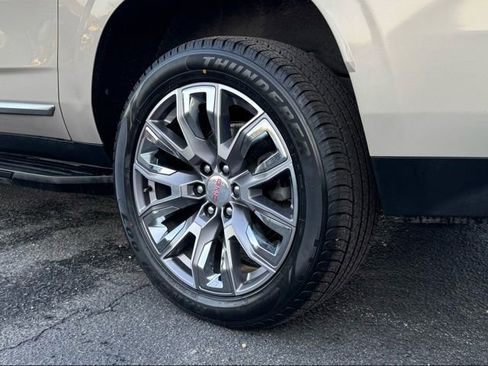 Used 2021 GMC Yukon XL Denali image 22