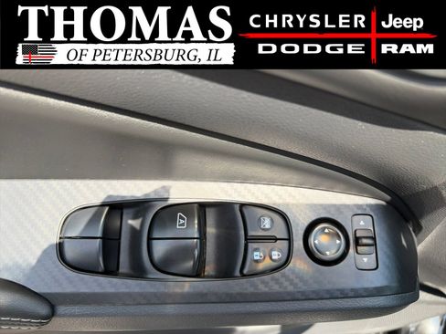 Used 2025 Nissan Altima 2.5 SV FWD image 9