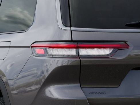 Used 2026 Jeep Grand Cherokee L 4WD image 9
