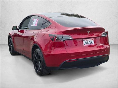 Used 2024 Tesla Model Y Long Range AWD/4WD image 8