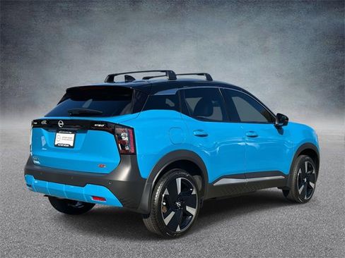 New 2025 Nissan Kicks SR image 2