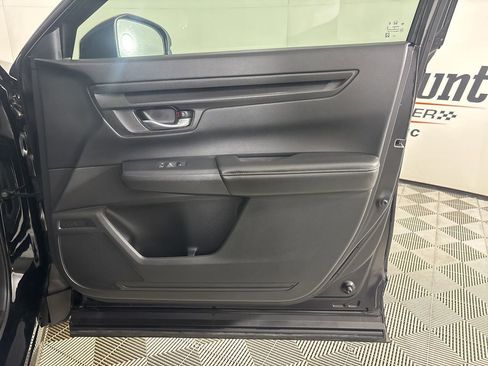 Used 2025 Honda CR-V EX image 26