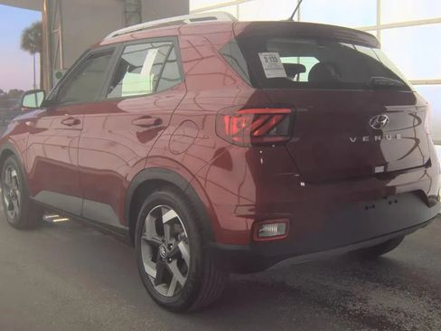 Used 2026 Hyundai Venue SEL FWD image 4