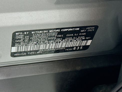 Used 2024 Mitsubishi Outlander SE image 12