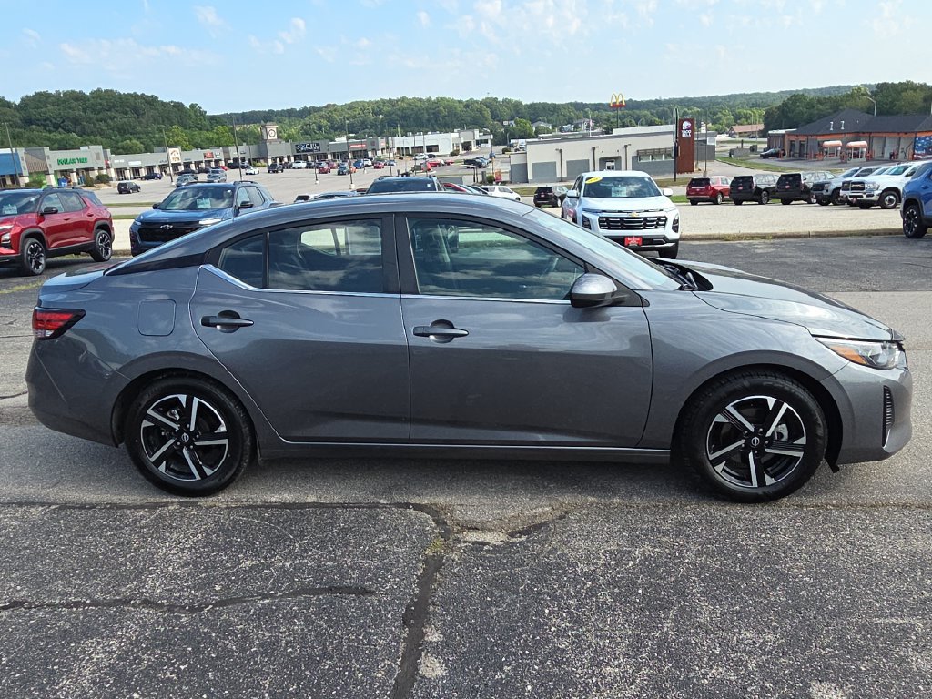 Used 2024 Nissan Sentra SV FWD image 9