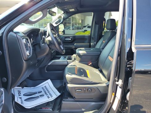 Used 2022 GMC Sierra 2500 AT4 w/ AT4 Premium Plus Package AWD/4WD image 15