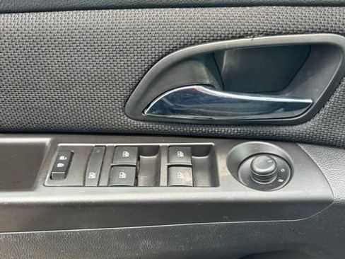 Used 2016 Chevrolet Cruze LT w/ Sun And Sound Package FWD image 23
