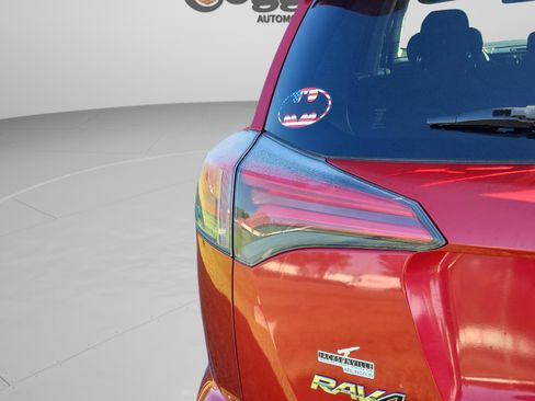 Used 2017 Toyota RAV4 XLE FWD image 23