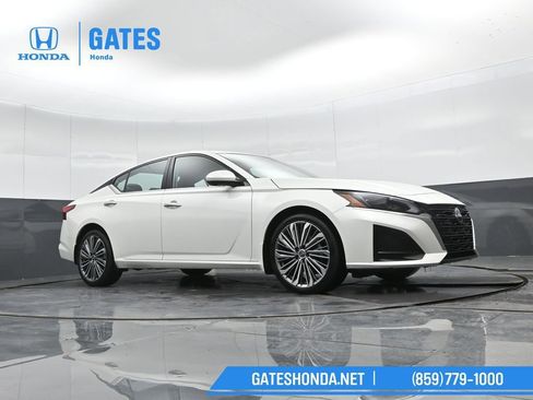 Used 2023 Nissan Altima 2.5 SL image 45