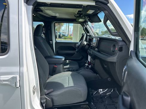 Used 2024 Jeep Wrangler Unlimited Rubicon AWD/4WD image 32