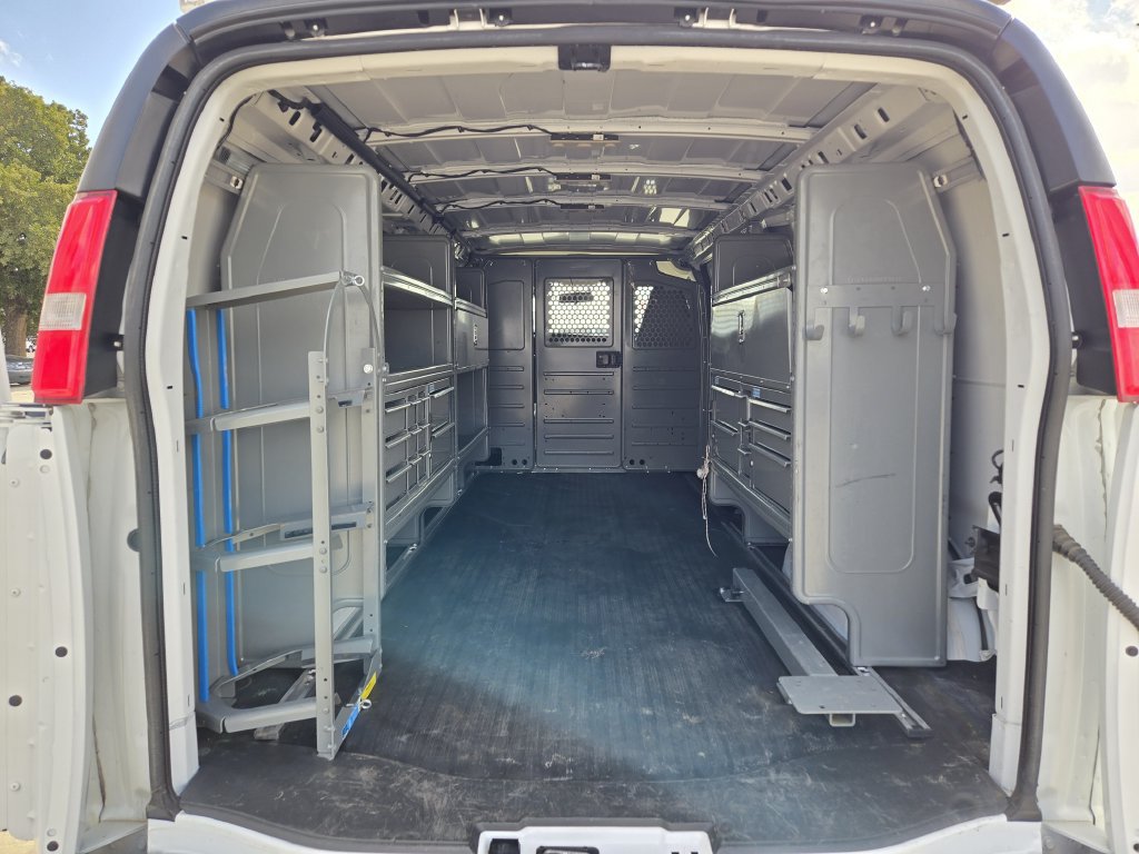 Used 2024 Chevrolet Express 3500 Extended RWD image 30