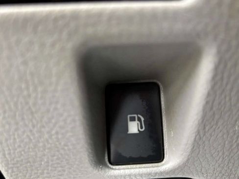 Used 2015 Toyota Highlander XLE AWD/4WD image 37