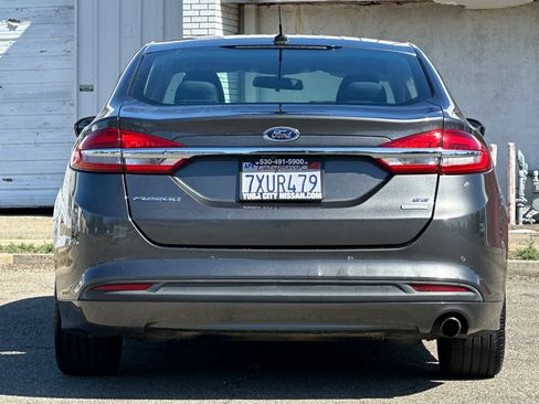 Used 2017 Ford Fusion SE w/ Fusion SE Technology Package FWD image 7