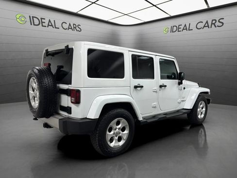 Used 2013 Jeep Wrangler Unlimited Sahara w/ Connectivity Group AWD/4WD image 5