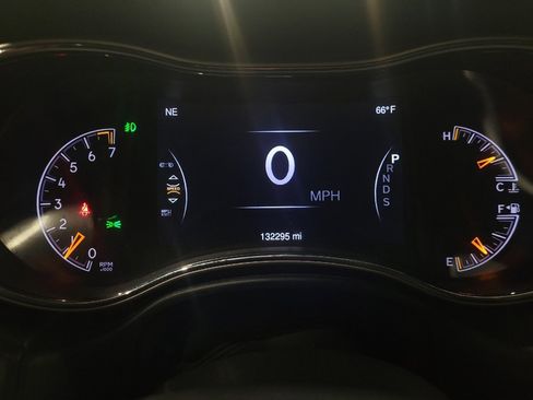 Used 2015 Jeep Grand Cherokee Altitude image 23