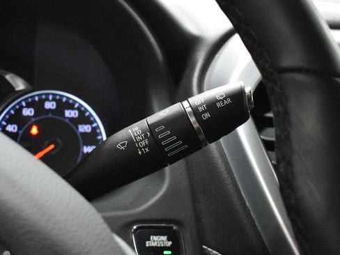 Used 2023 GMC Acadia SLT w/ Preferred Package image 14