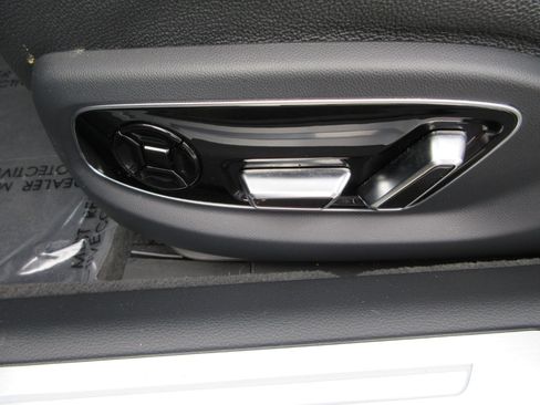 Used 2022 Audi A8 L 3.0T image 11