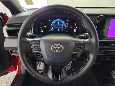 Used 2025 Toyota Camry SE FWD image 26