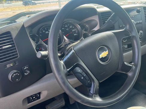 Used 2011 Chevrolet Silverado 3500 W/T image 8
