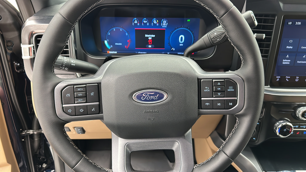Used 2025 Ford F350 Lariat w/ Black Appearance Package AWD/4WD image 18