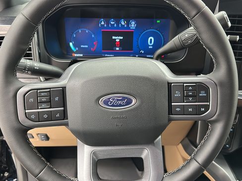 Used 2025 Ford F350 Lariat w/ Black Appearance Package AWD/4WD image 18