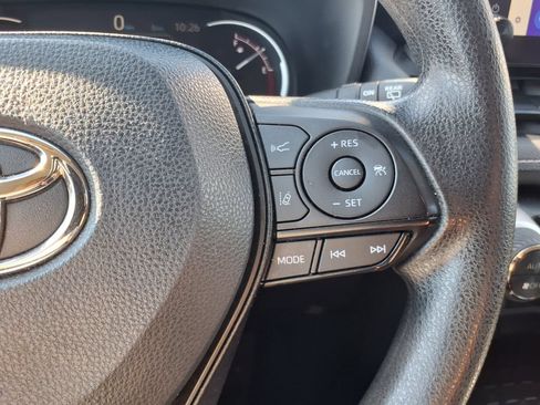 Used 2024 Toyota RAV4 XLE FWD image 23