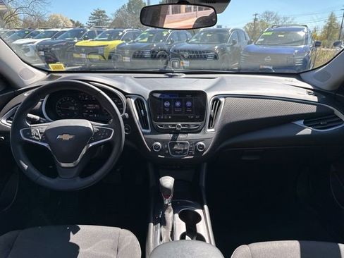 Used 2023 Chevrolet Malibu RS FWD image 12