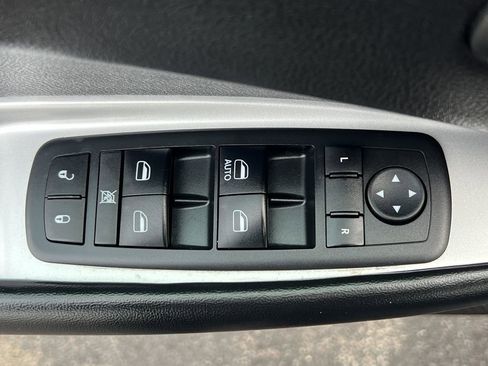 Used 2018 Dodge Journey SE w/ Blacktop Package image 13